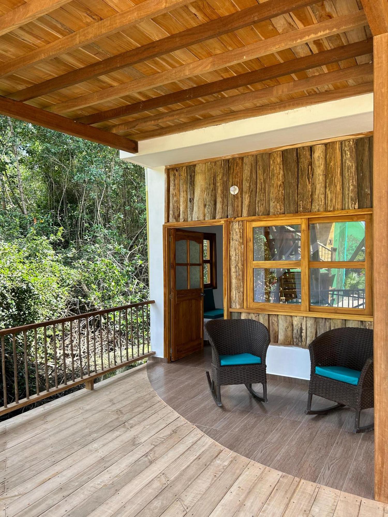 Uuttaaka Eco-Hotel 팔로미노 외부 사진