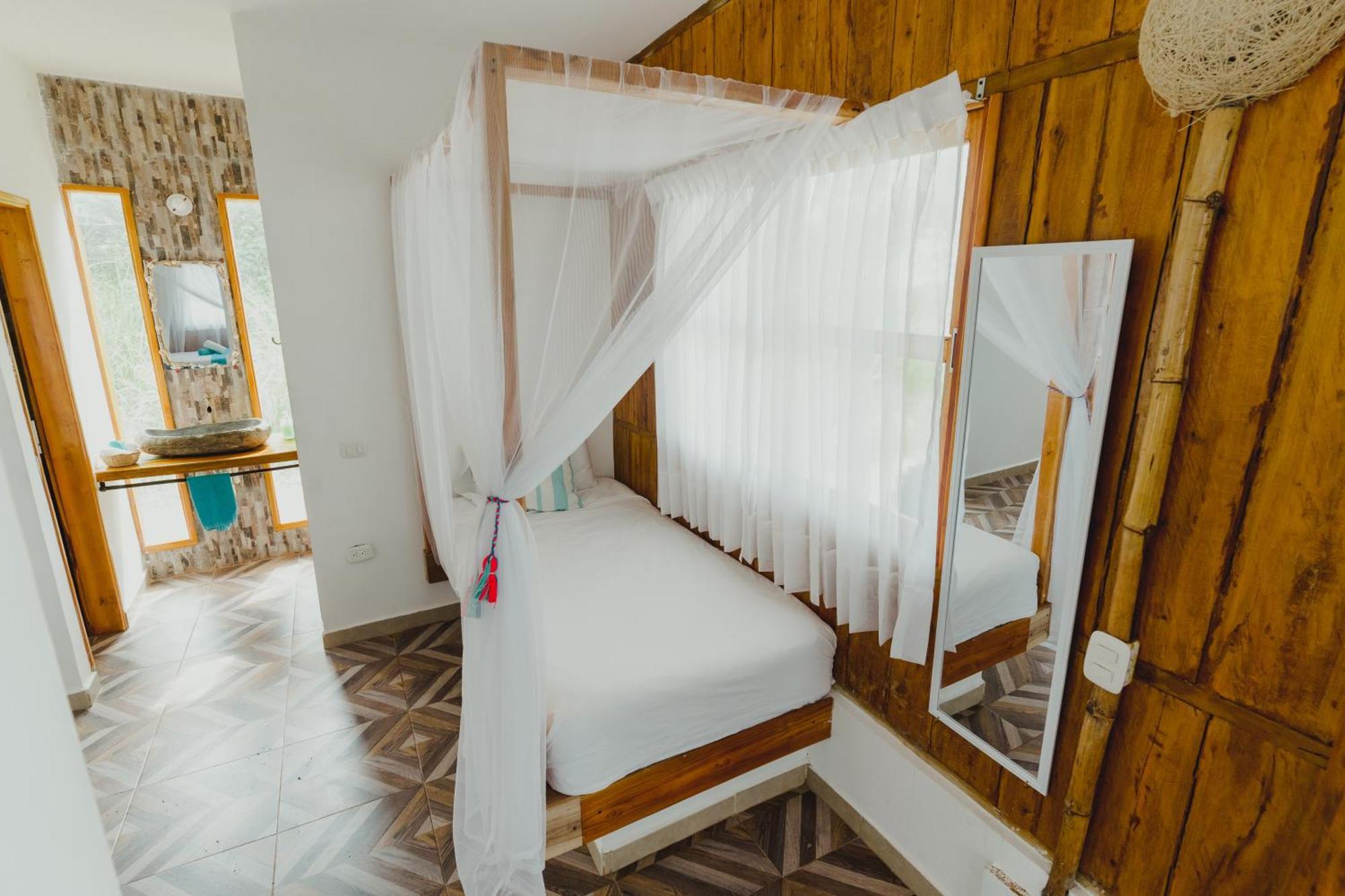 Uuttaaka Eco-Hotel 팔로미노 외부 사진