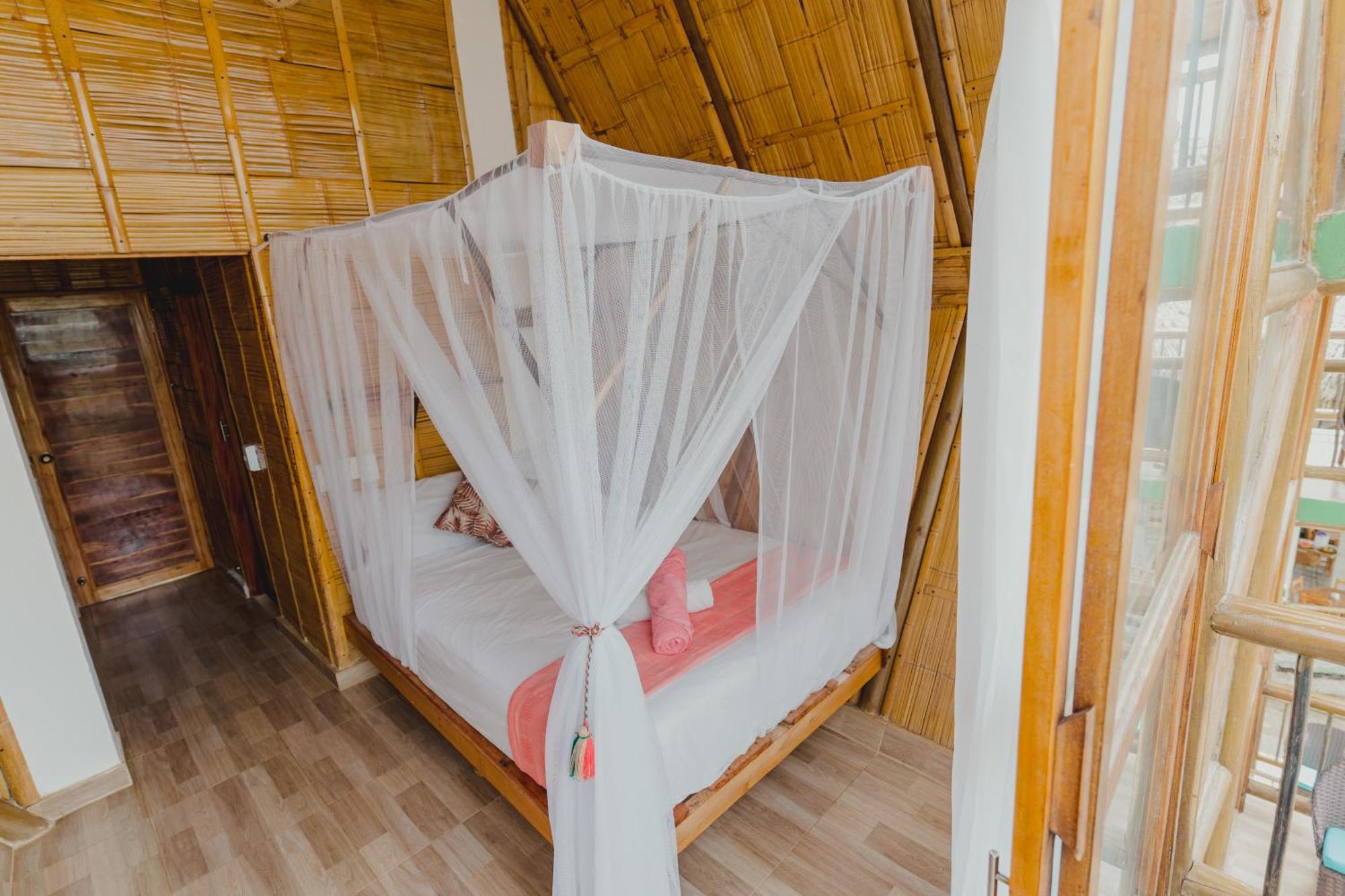 Uuttaaka Eco-Hotel 팔로미노 외부 사진